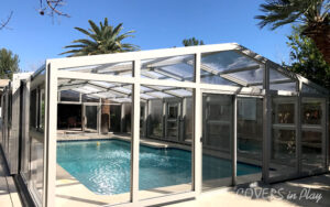 Motorized Blinds for your Pool Enclosure