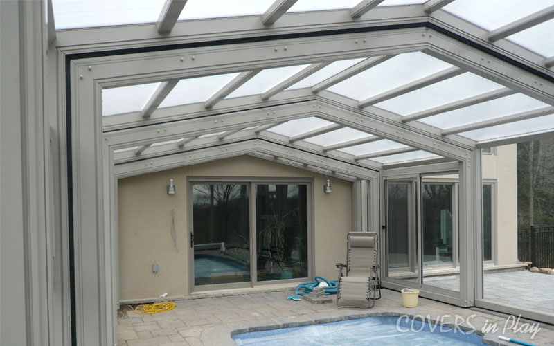 How to Clean Pool Enclosures