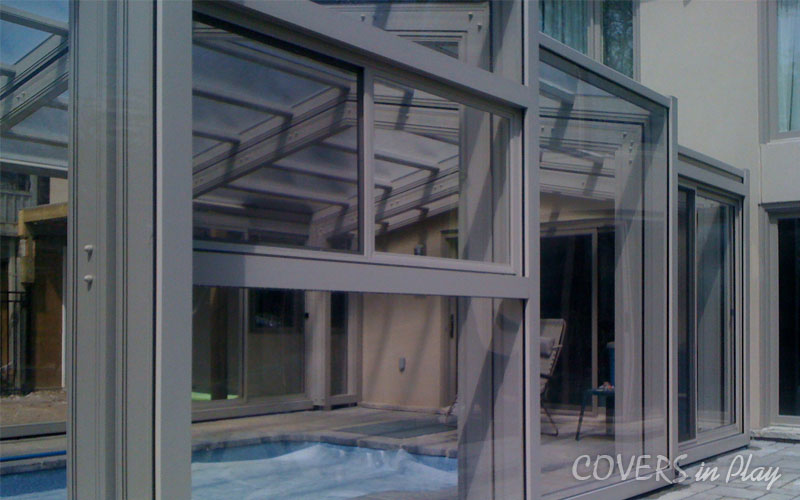 Pool Enclosures vs Traditional Pool Covers