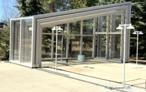 Choosing Between Pool Covers and Enclosures